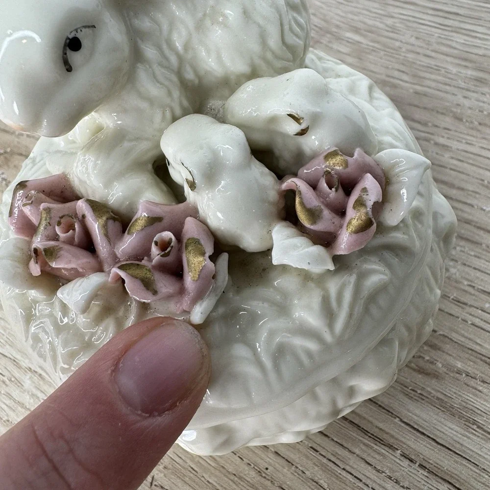 Vintage 2000 Rabbit & Bunnies Ceramic Trinket Box Mothers Day Easter Spring CHIP